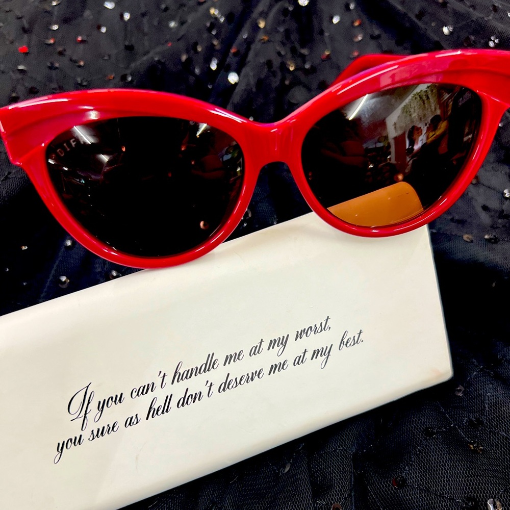DIFF Eyewear inspired by Marilyn Monroe. Red , cat eye sunglasses w/ case